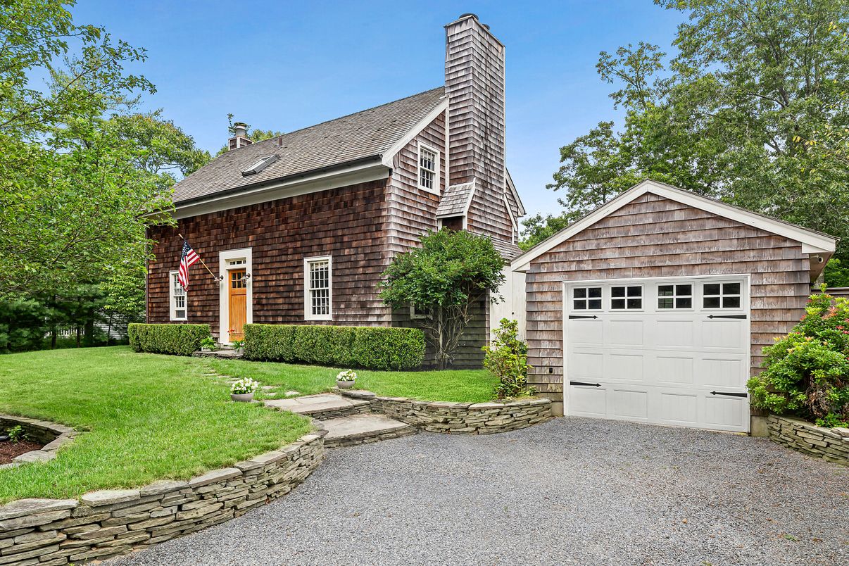 Detached Garage, Exterior