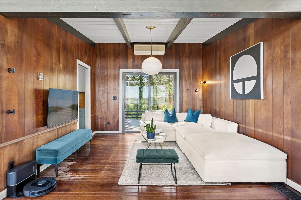 Interior, Living room, Pendant Lights, Wood Texture Flooring, Wooden Walls