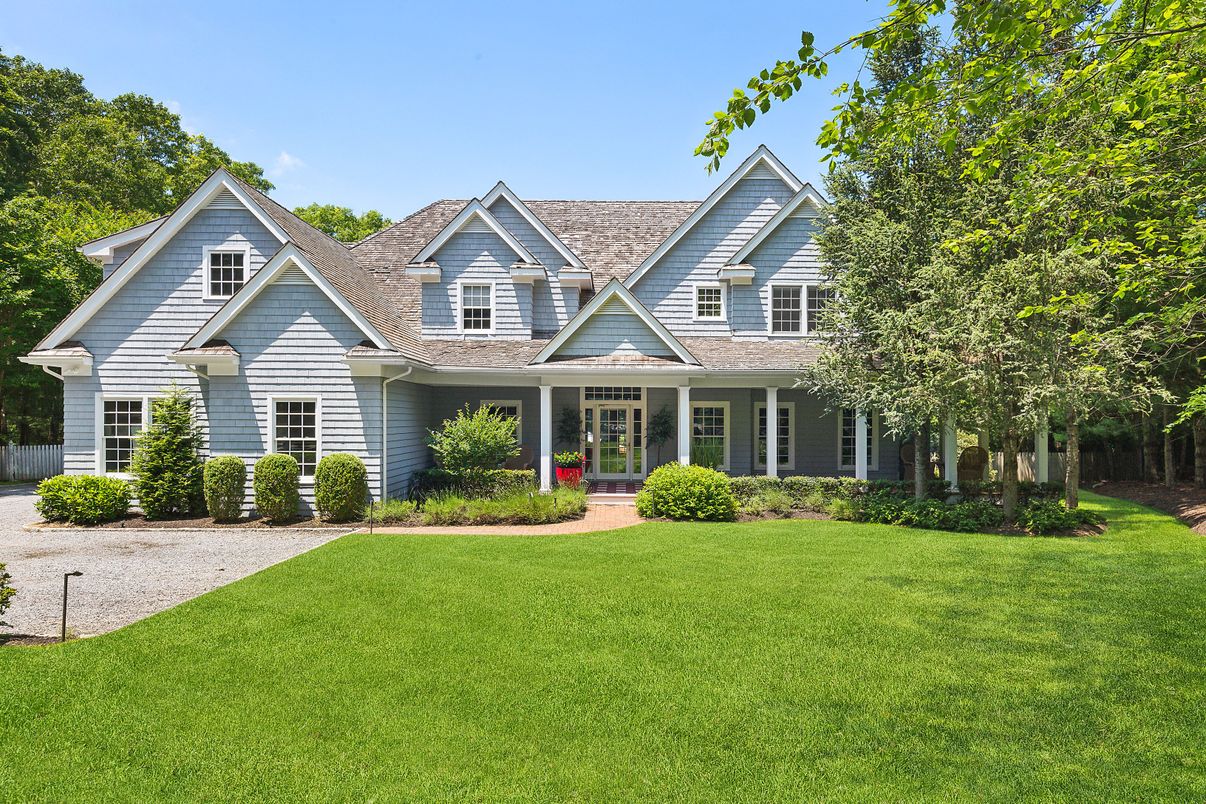 Exterior, Facade, Farmhouse