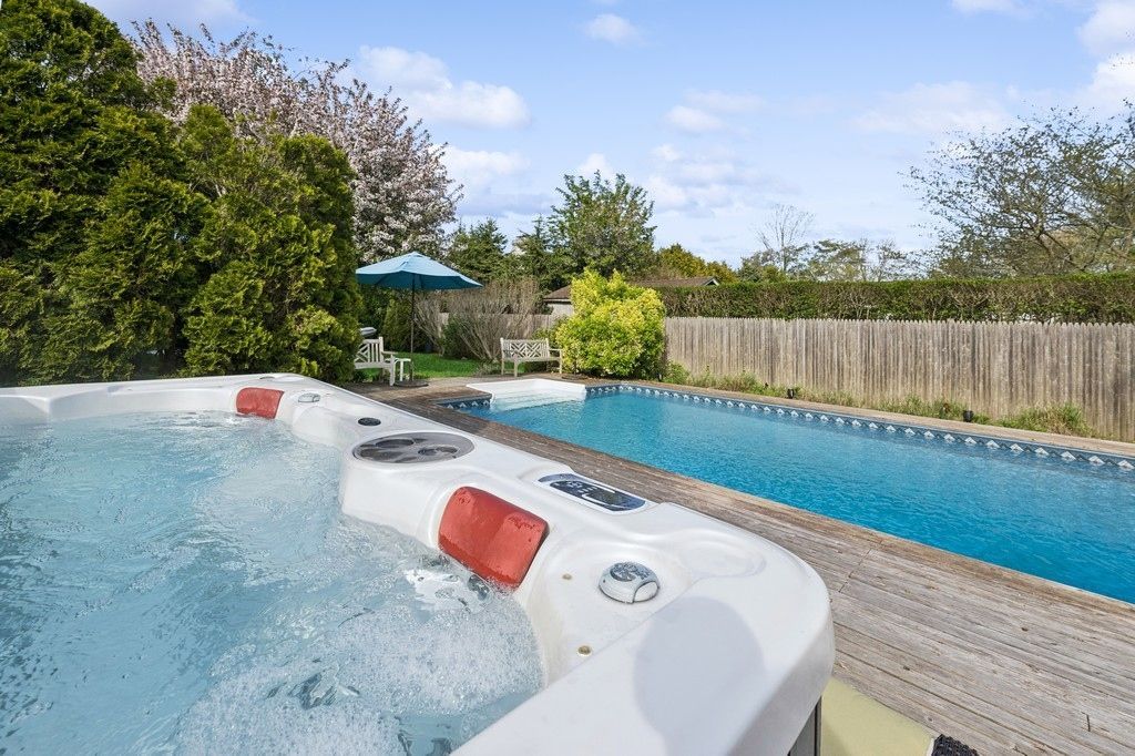 Exterior, Hot Tub, Pool