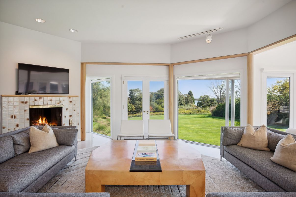 Fireplace, Interior, Living room, Recessed Lighting