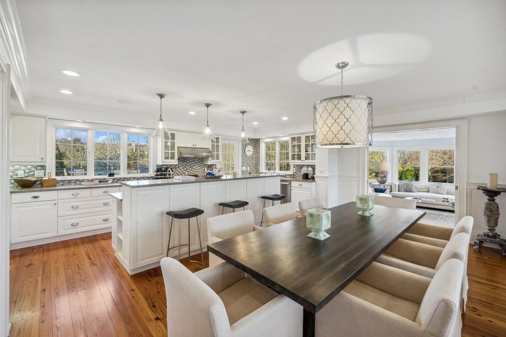 Dining room, Interior, Kitchen, Pendant Lights, Recessed Lighting, Wood Texture Flooring