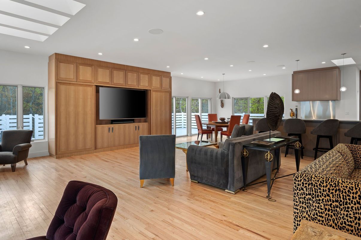 Dining room, Interior, Living room, Recessed Lighting, Wood Texture Flooring