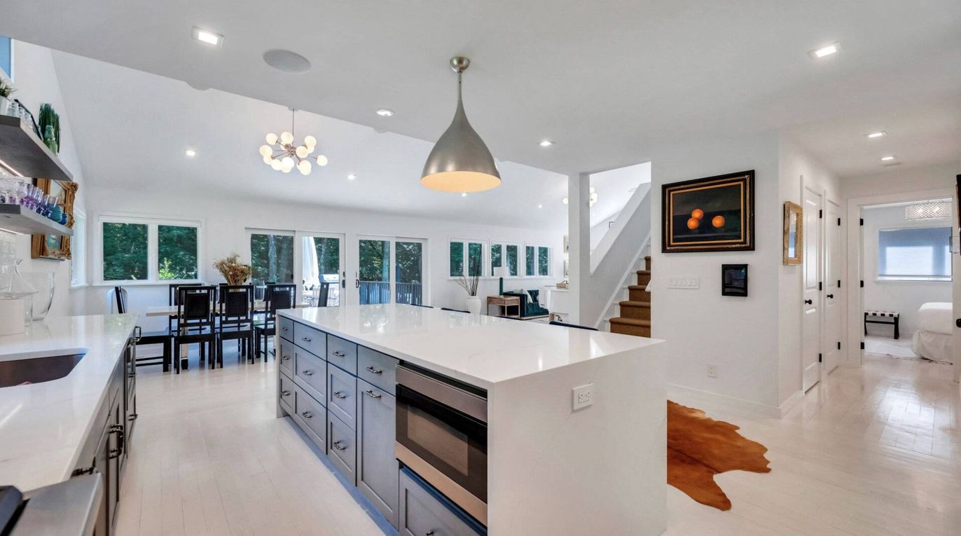 Dining room, Interior, Kitchen, Pendant Lights, Recessed Lighting, Wood Texture Flooring