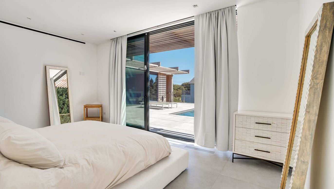 Bedroom, Interior, Water