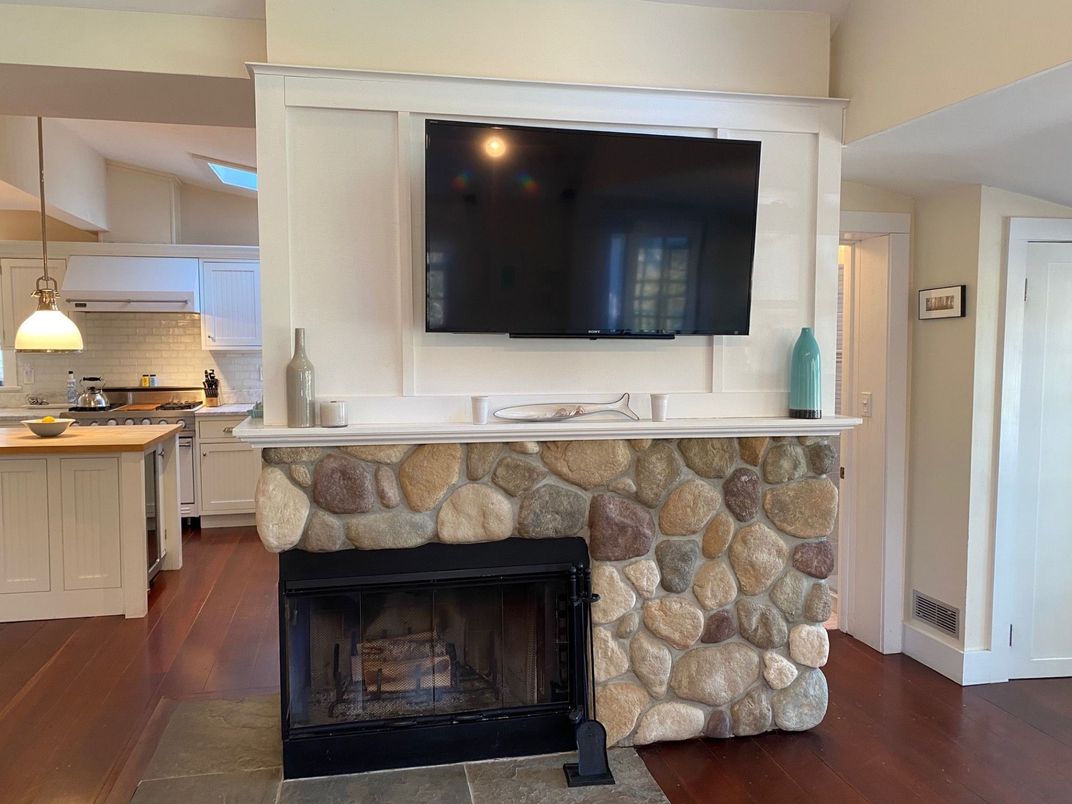 Fireplace, Interior, Pendant Lights, Wood Texture Flooring