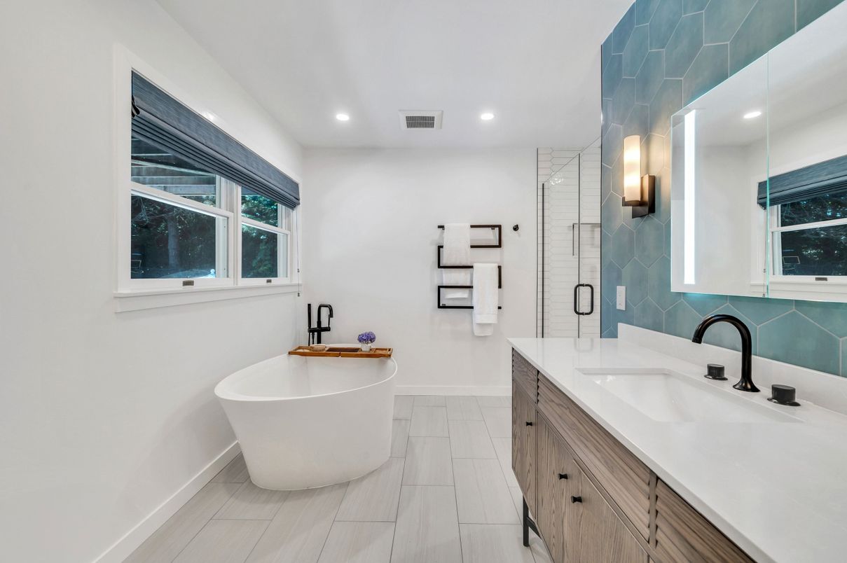 Bathroom, Dual Sink Vanities, Free Standing Baths, Interior, Recessed Lighting