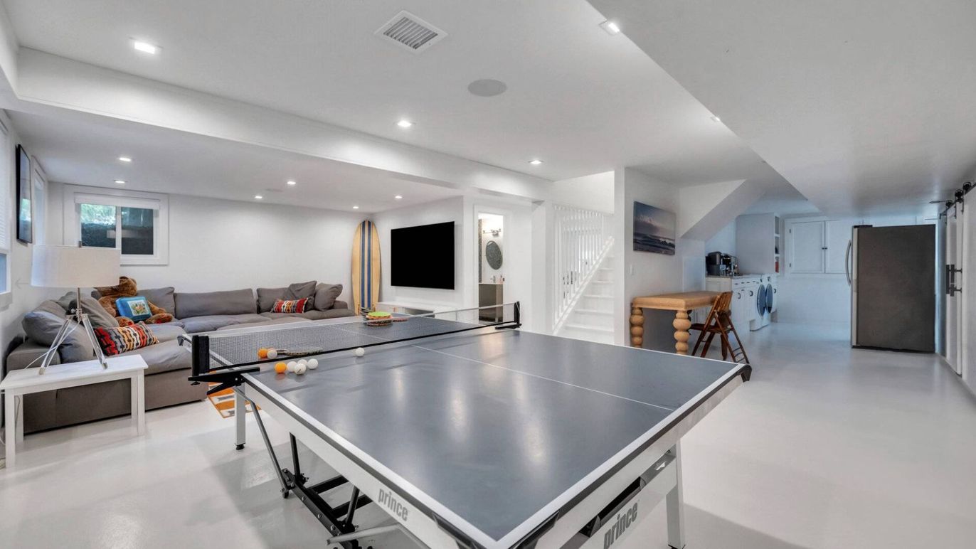 Game Room, Interior, Living room, Recessed Lighting