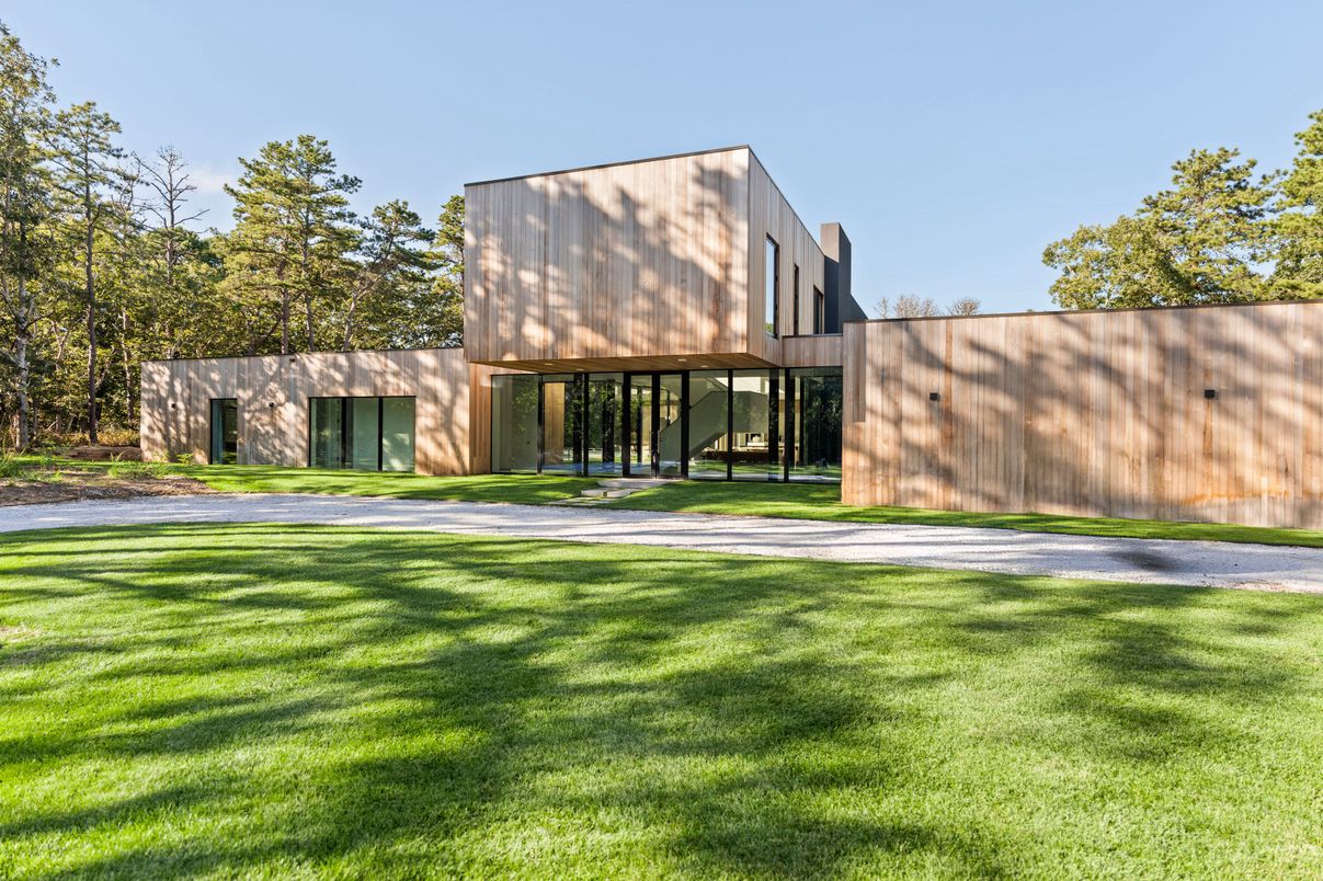 Backyard, Exterior, Facade, Modern