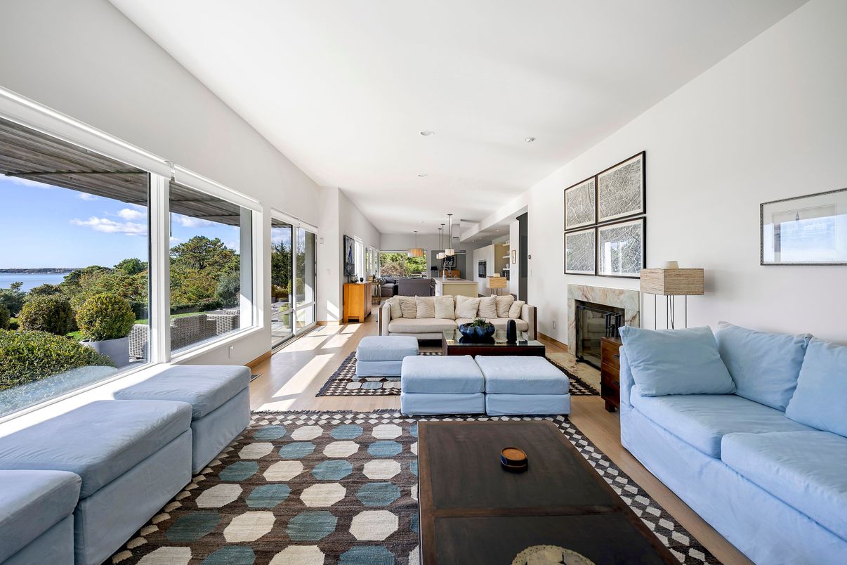 Fireplace, Interior, Living room, Pendant Lights, Recessed Lighting, Water