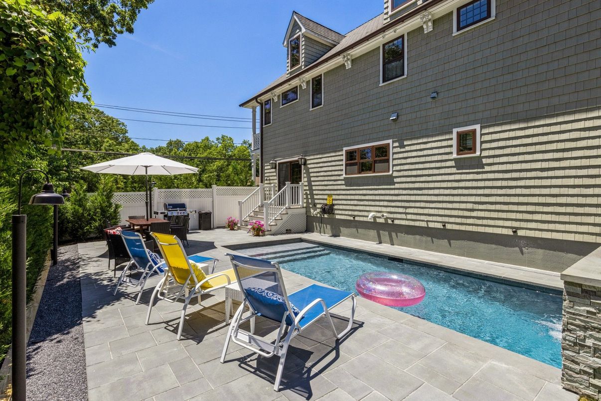 Exterior, Pool
