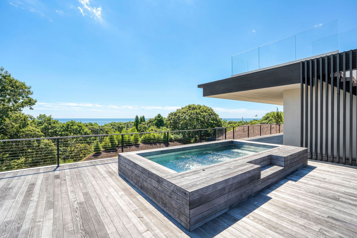 Exterior, Pool, Water