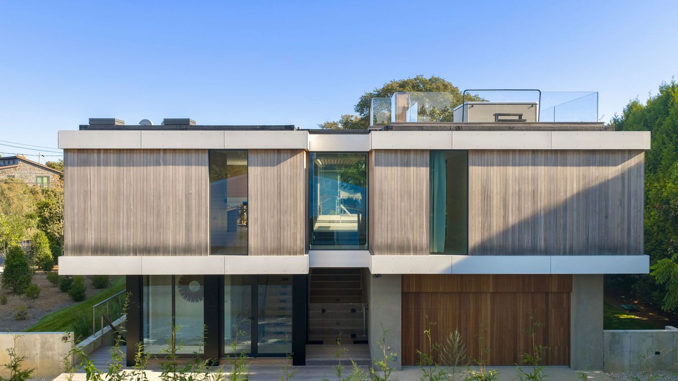 Exterior, Facade, Modern