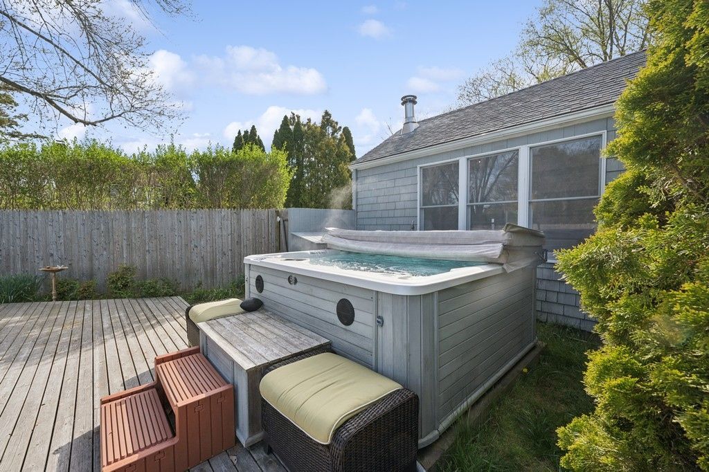 Exterior, Hot Tub