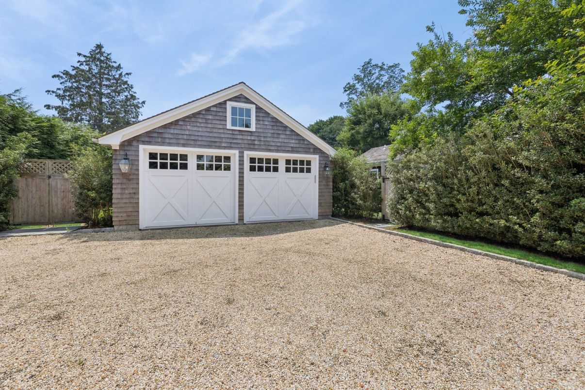 Detached Garage, Exterior