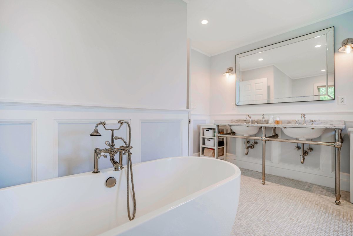 Bathroom, Dual Sink Vanities, Free Standing Baths, Interior, Recessed Lighting