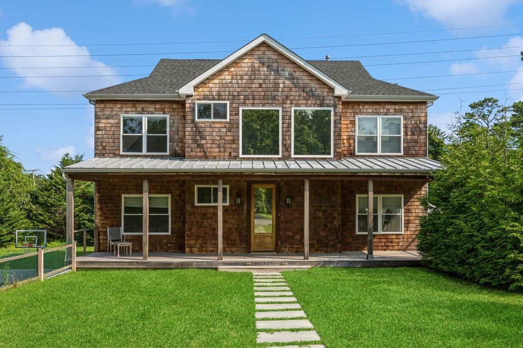 Exterior, Facade, Brick Facade, Brick Traditional