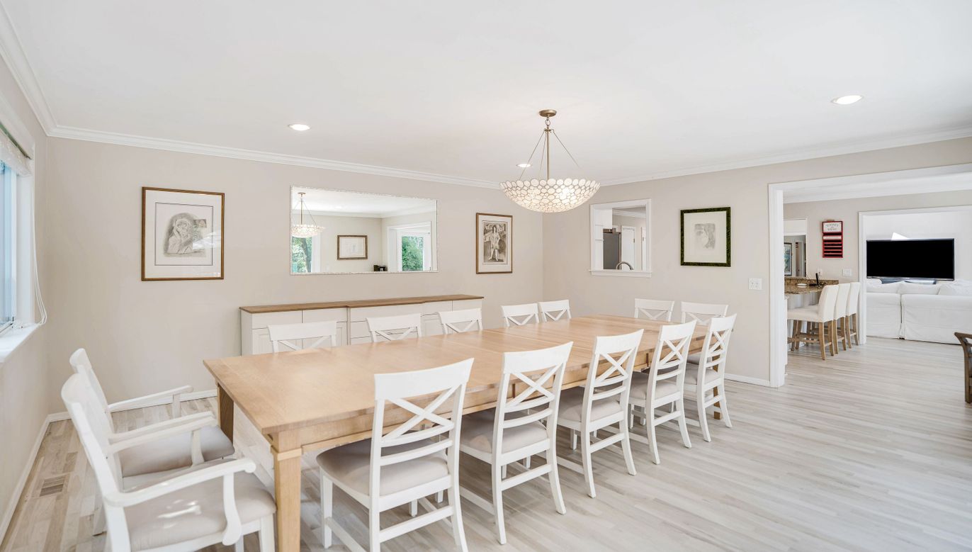Chandelier, Dining room, Interior, Recessed Lighting, Wood Texture Flooring