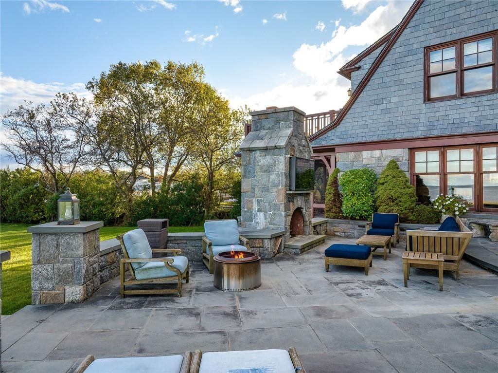 Exterior, Fireplace