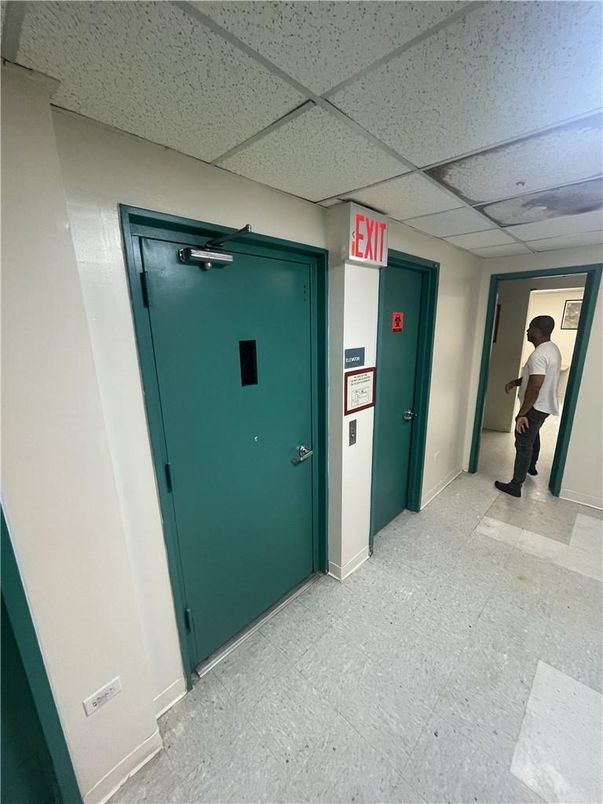 Elevator, Interior