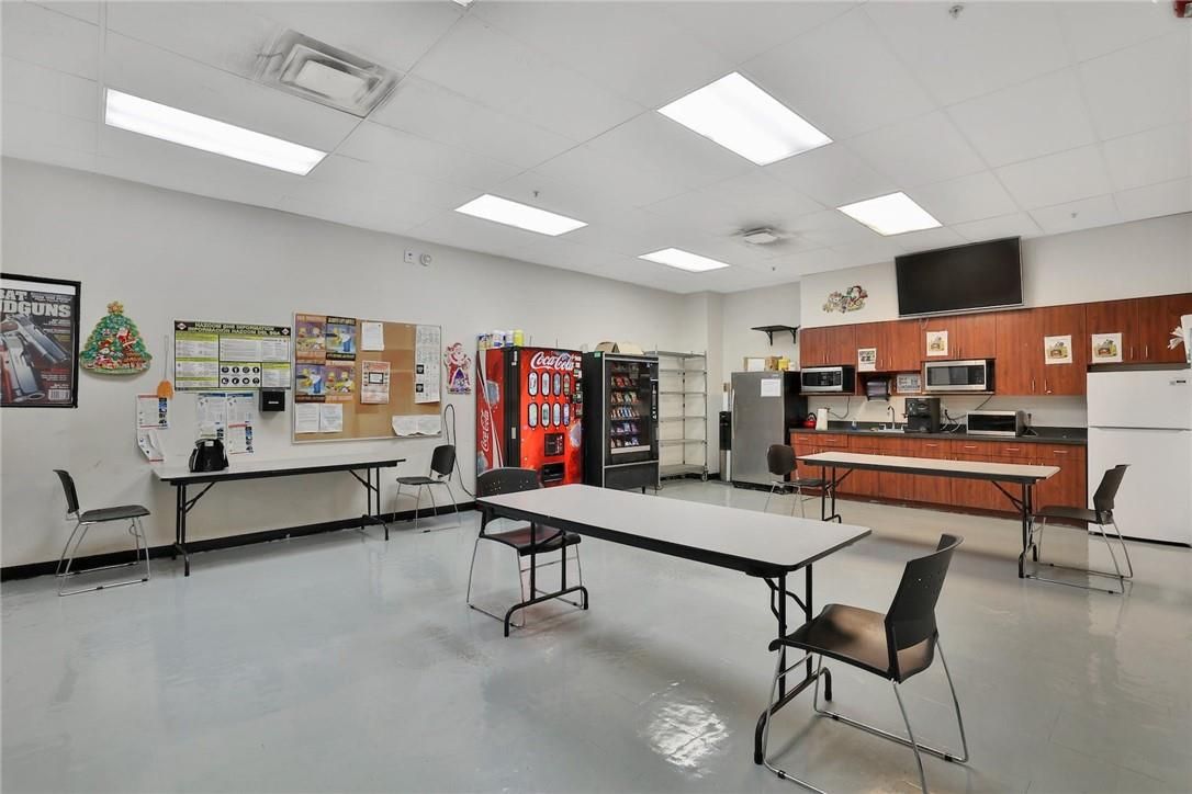 Game Room, Interior, Kitchen, Recessed Lighting
