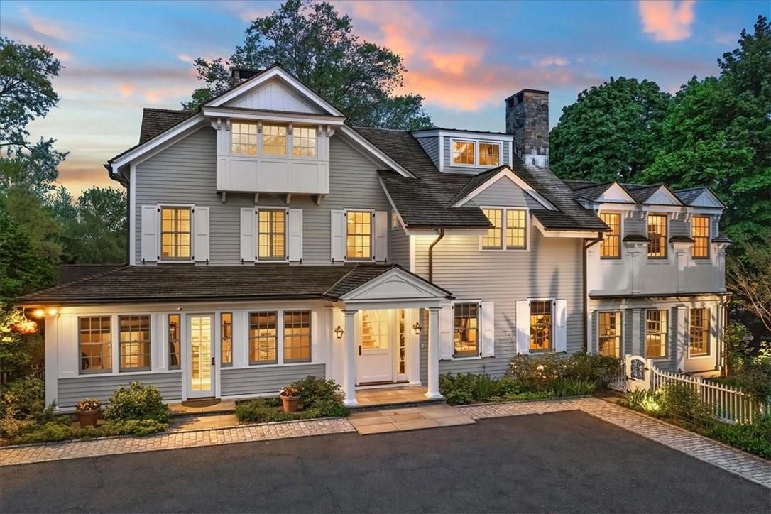 Exterior, Facade, Farmhouse