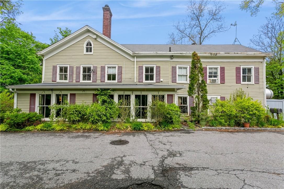 Exterior, Facade, Farmhouse