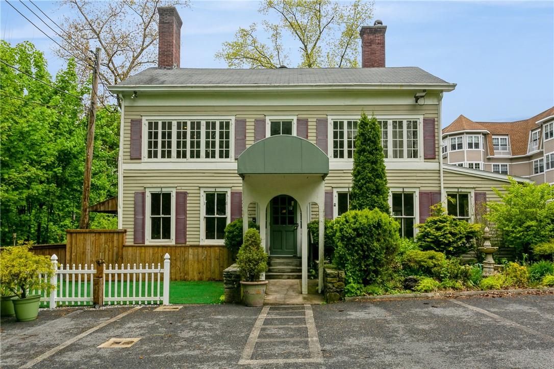 Exterior, Facade, Georgian