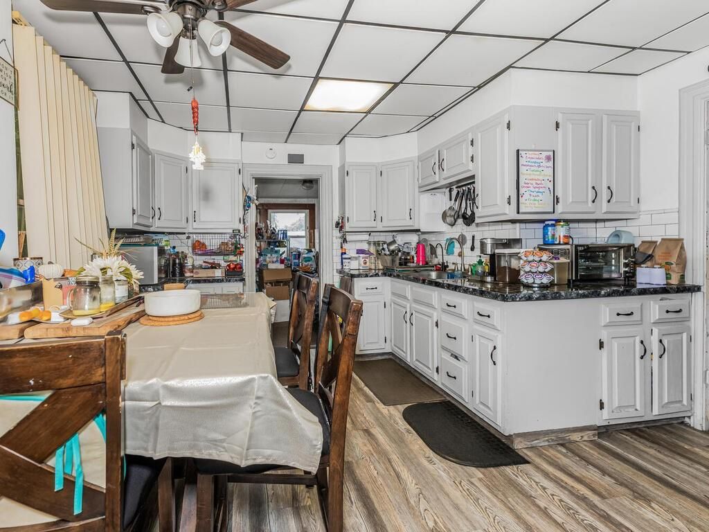 Dining room, Interior, Kitchen, Pendant Lights, Wood Texture Flooring