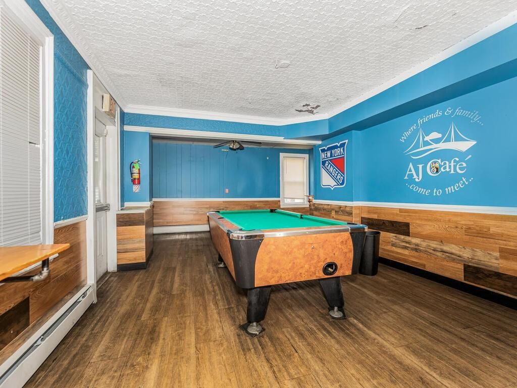 Billiard Table, Game Room, Interior, Wood Texture Flooring
