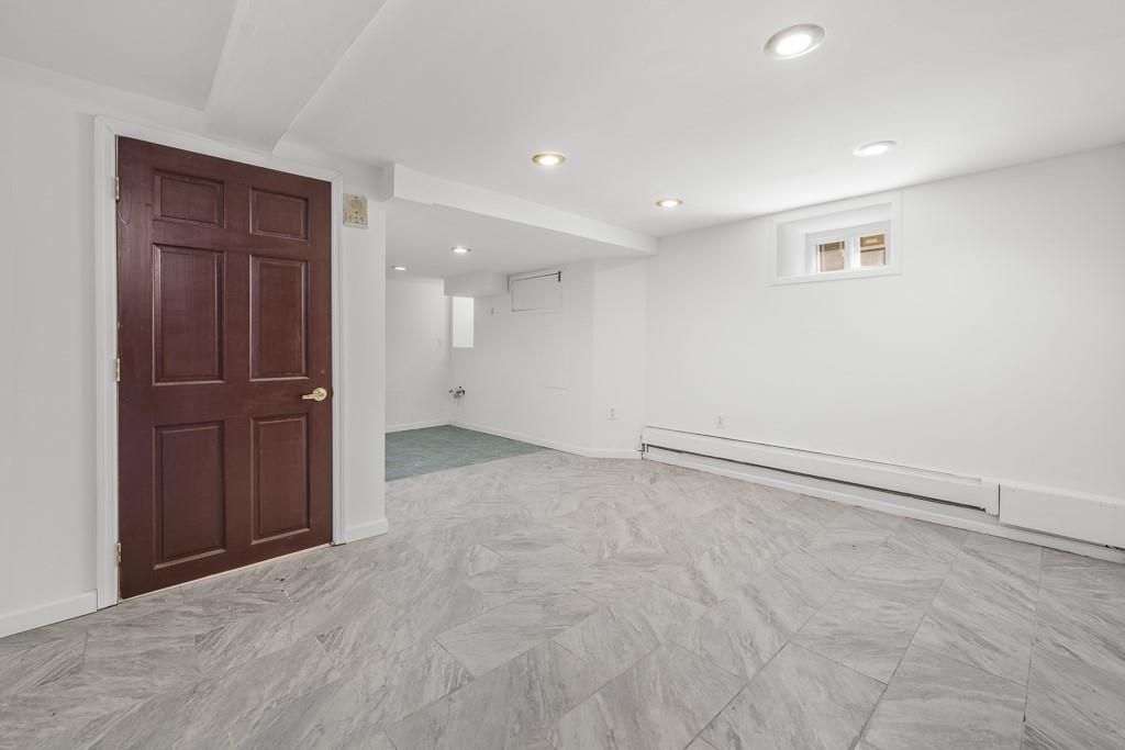 Empty room, Interior, Marble, Recessed Lighting