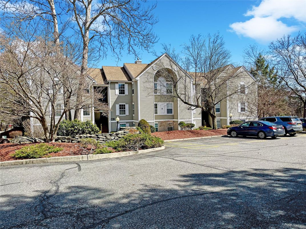 Exterior, Facade, Queen Anne Victorian