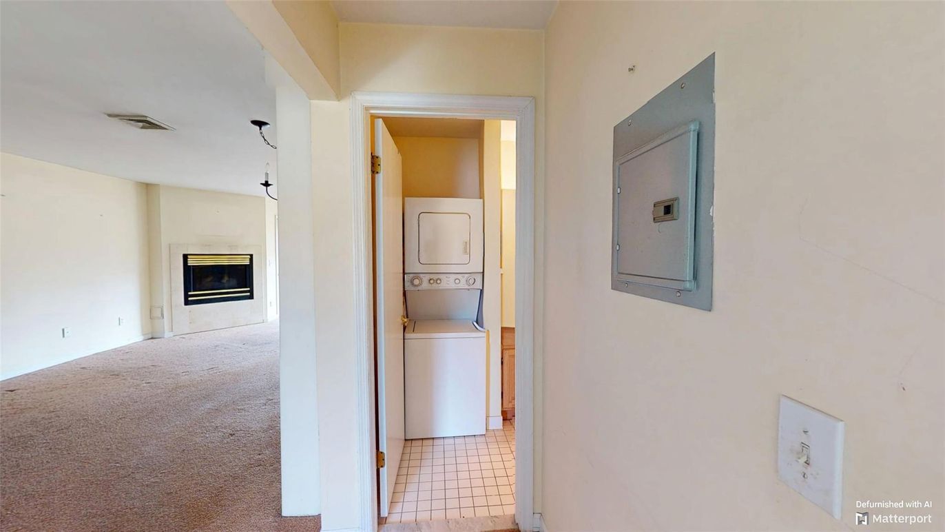 Fireplace, Interior, Utility Closets, Washer