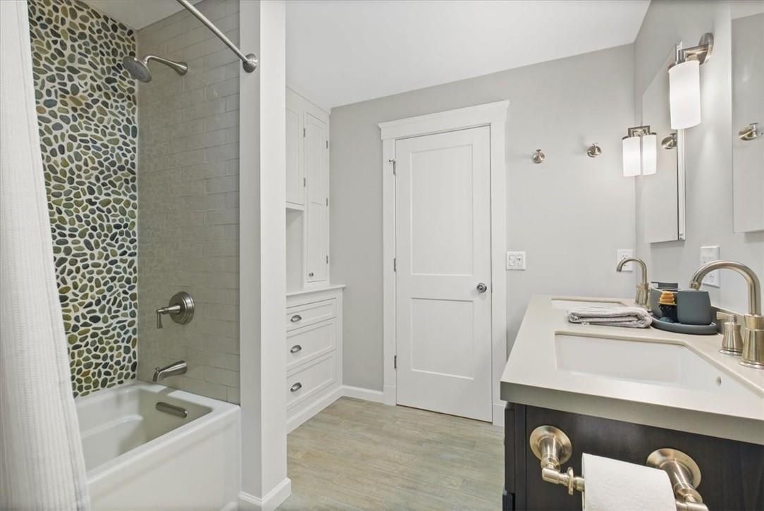 Bathroom, Dual Sink Vanities, Interior, Wood Texture Flooring