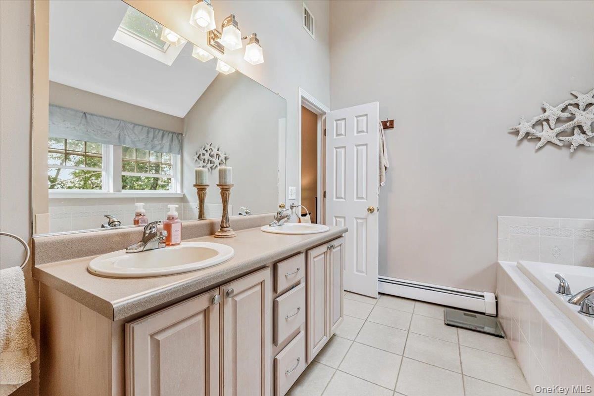 Bathroom, Dual Sink Vanities, Interior