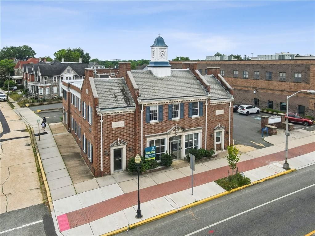 Exterior, Facade, Brick Facade, Rowhouse