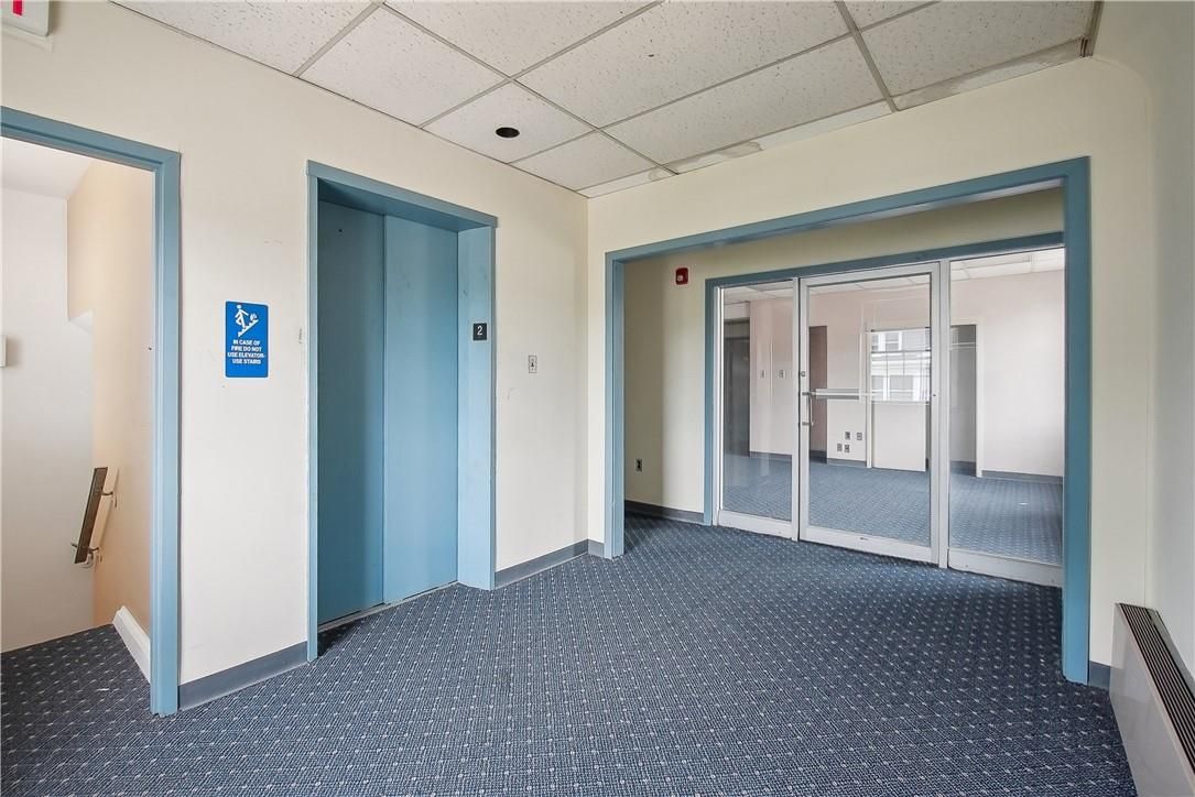 Elevator, Empty room, Interior