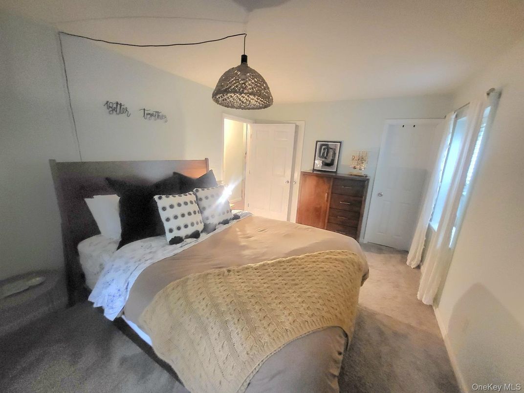 Bedroom, Interior, Pendant Lights