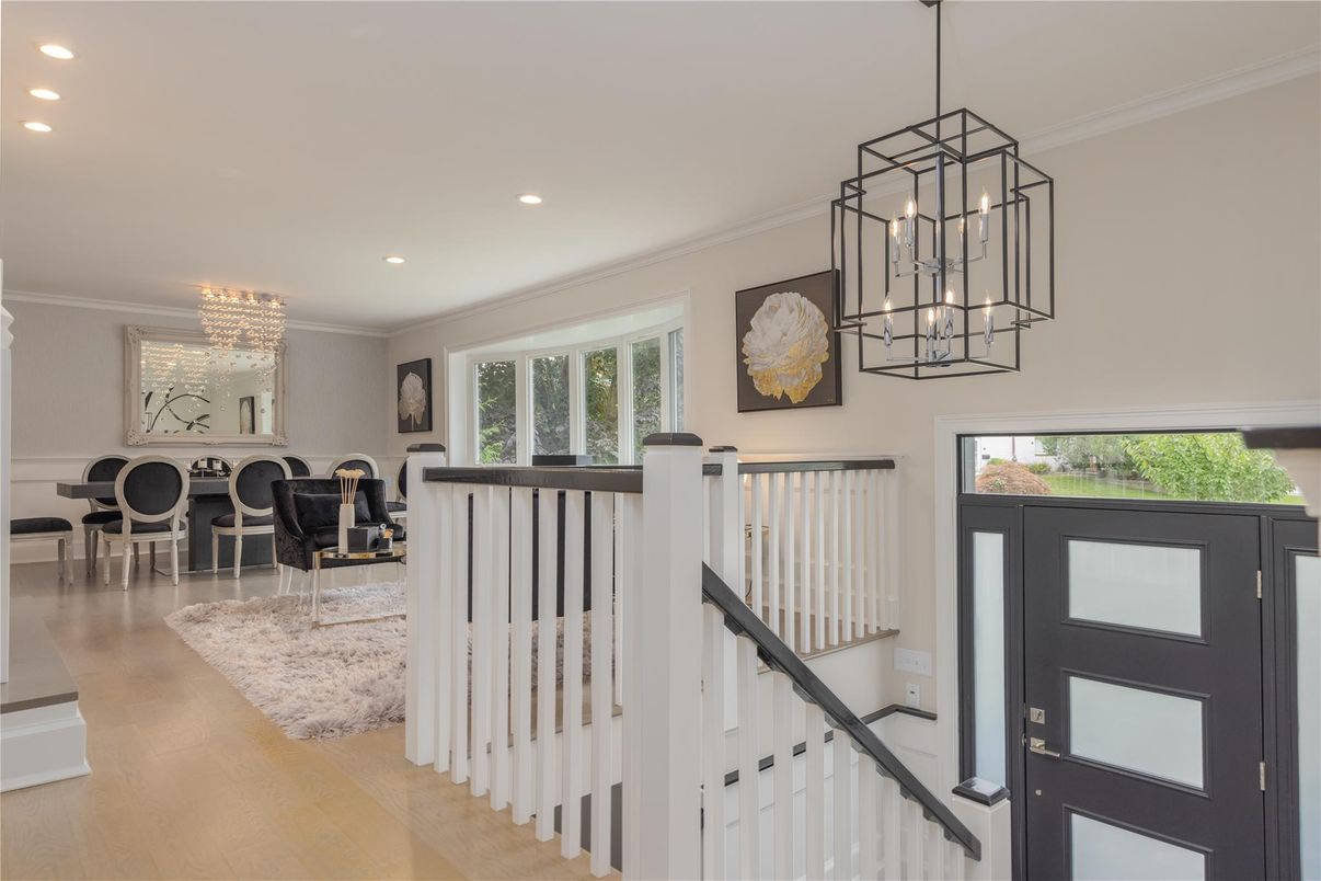 Chandelier, Dining room, Interior, Pendant Lights, Recessed Lighting, Wood Texture Flooring
