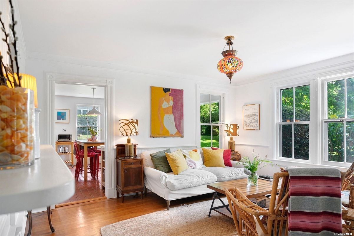 Interior, Living room, Pendant Lights, Wood Texture Flooring
