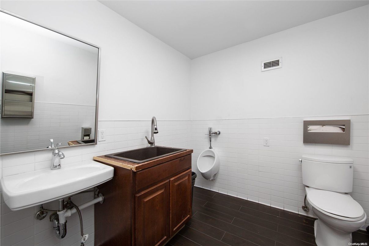 Bathroom, Dual Sink Vanities, Interior, Wood Texture Flooring