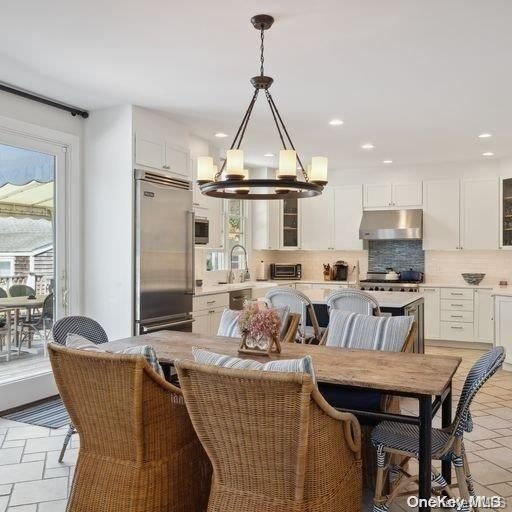 Dining room, Interior, Kitchen, Recessed Lighting, Stainless Steel Appliances