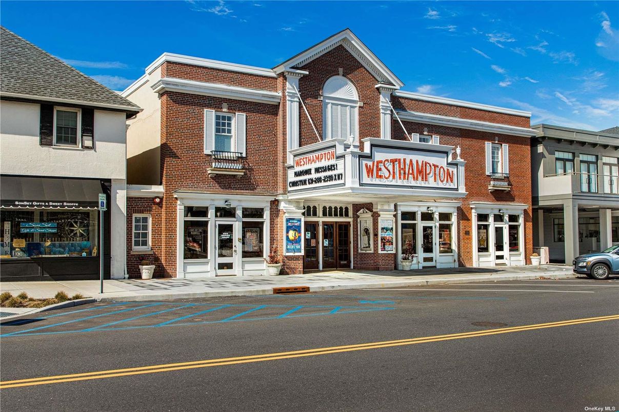 Exterior, Facade, Brick Facade, Rowhouse