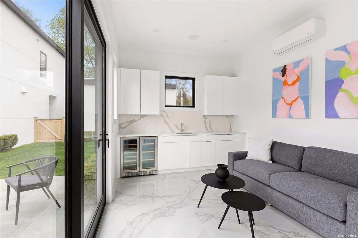 Interior, Kitchen, Living room, Marble, Marble Walls, Recessed Lighting, Stainless Steel Appliances