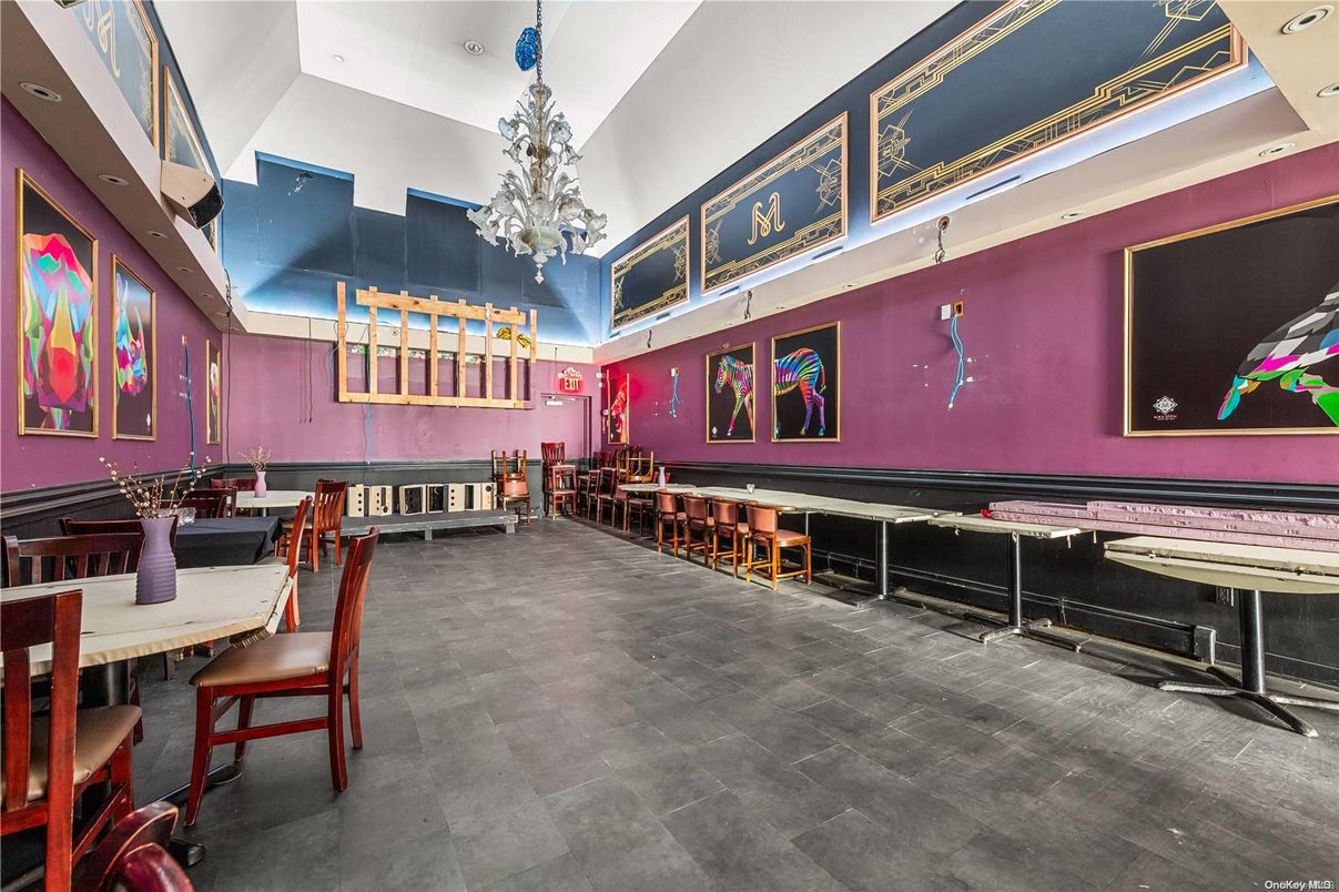 Chandelier, Dining room, Interior, Pendant Lights