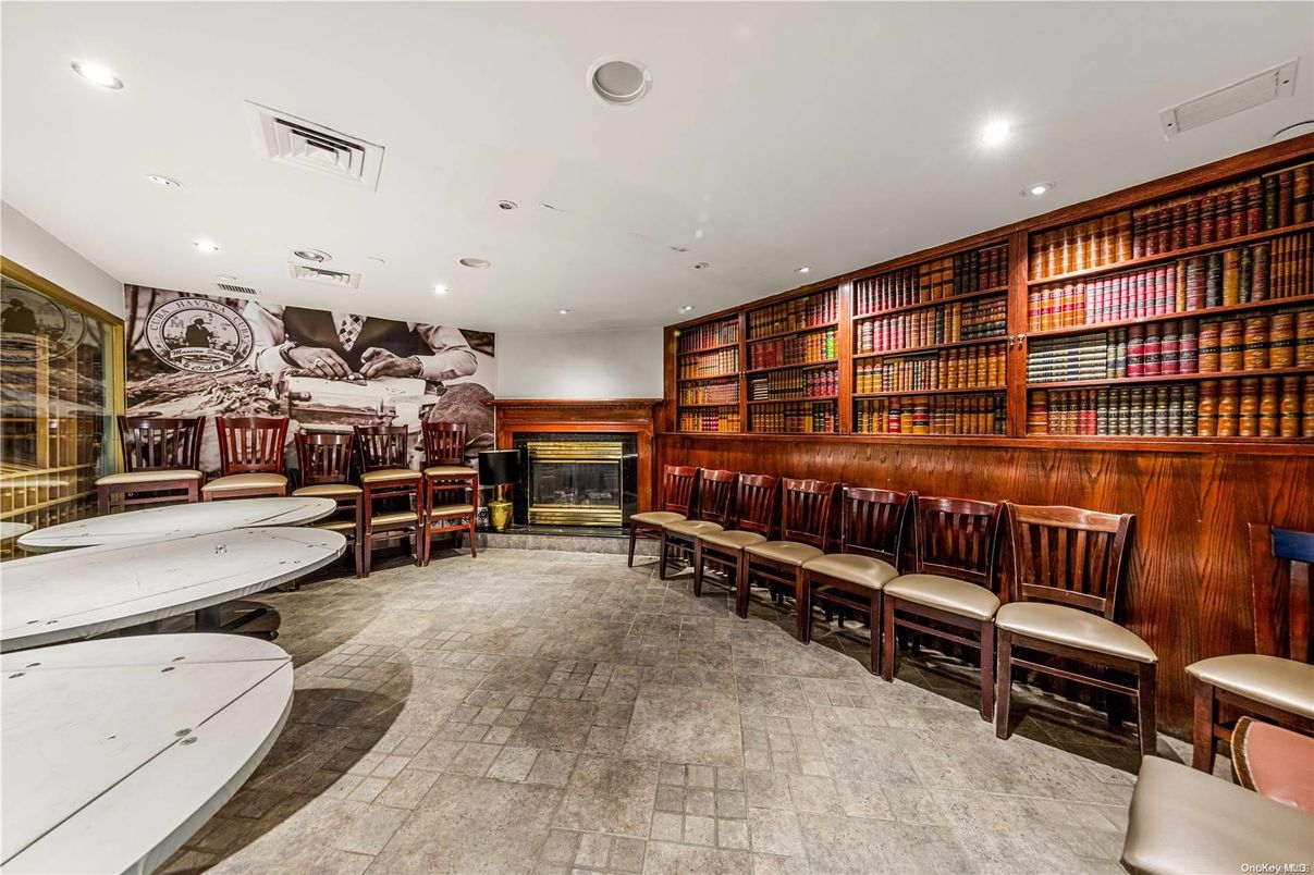 Fireplace, Interior, Recessed Lighting