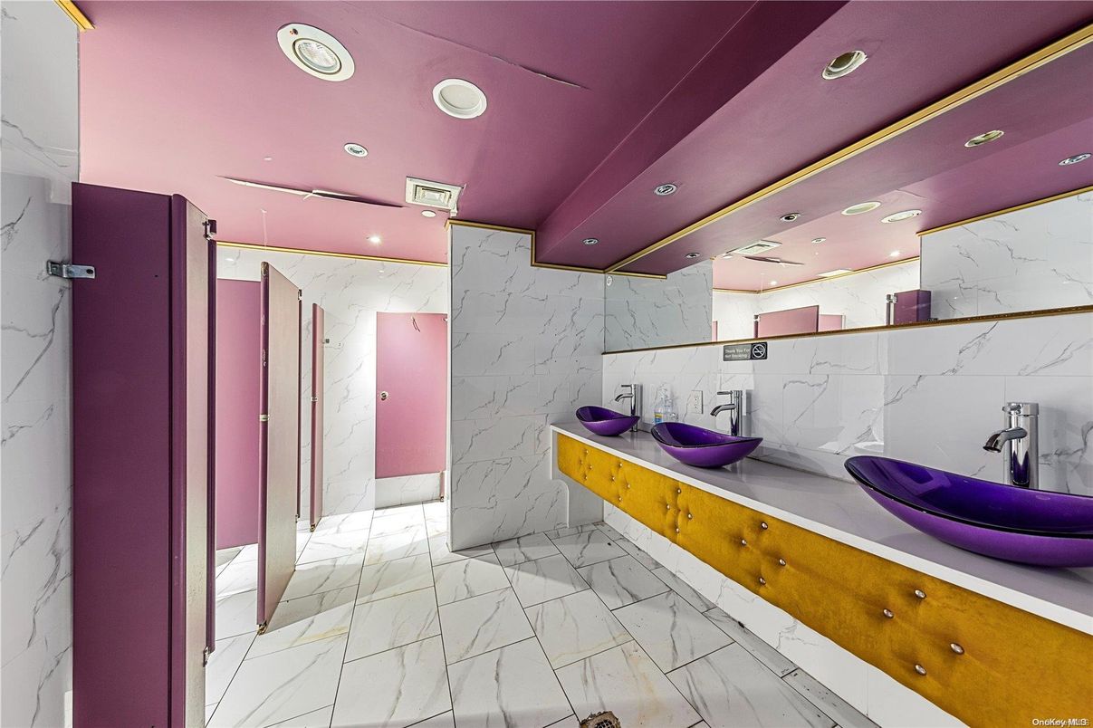 Bathroom, Dual Sink Vanities, Interior, Marble, Marble Walls, Recessed Lighting