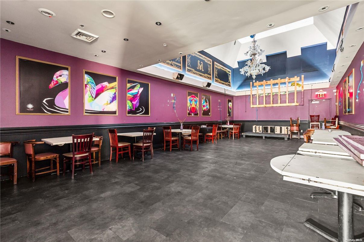 Dining room, Interior, Recessed Lighting
