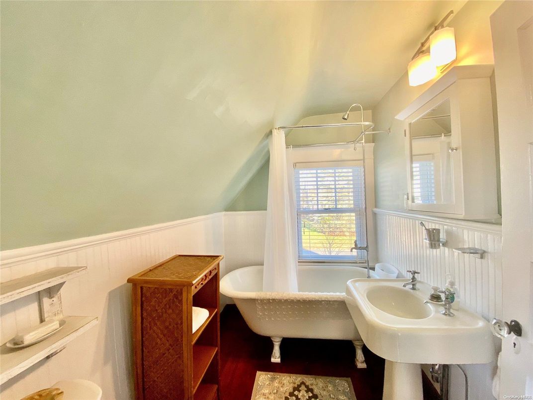 Bathroom, Free Standing Baths, Interior