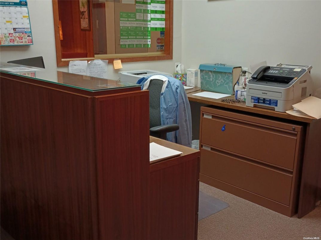 Home Office, Interior